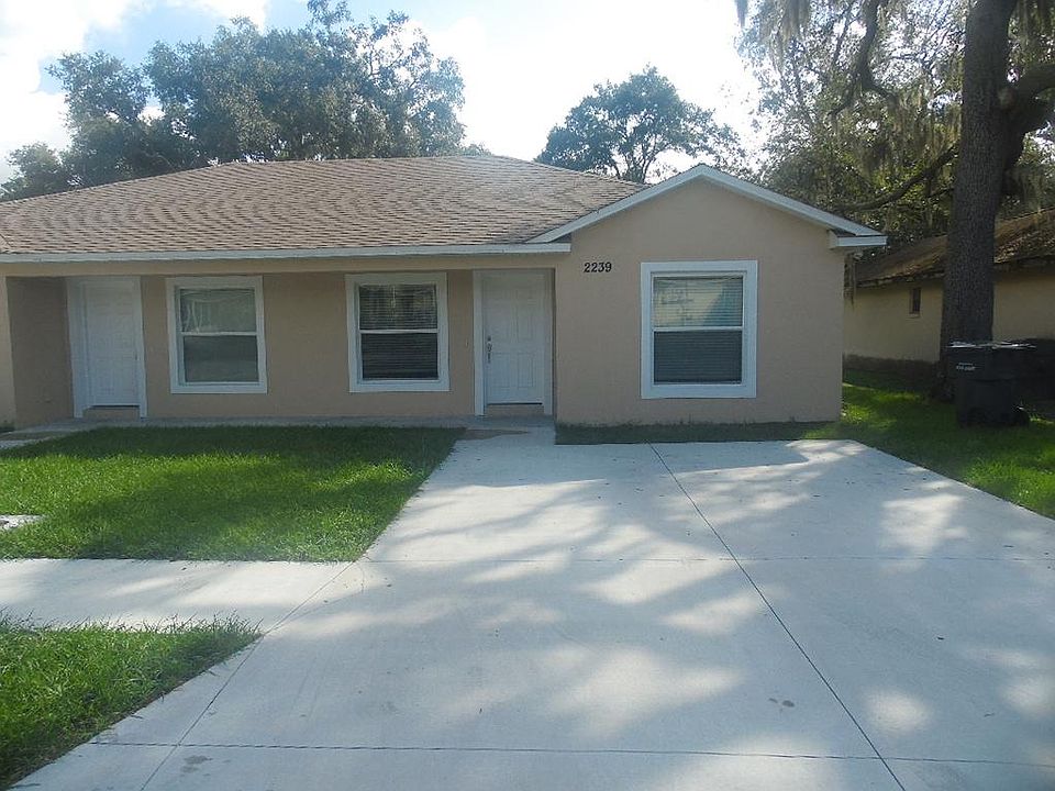 1st image of 2239 Chestnut Hills Dr
