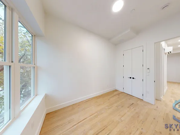 897 New York Avenue image 12 of 28