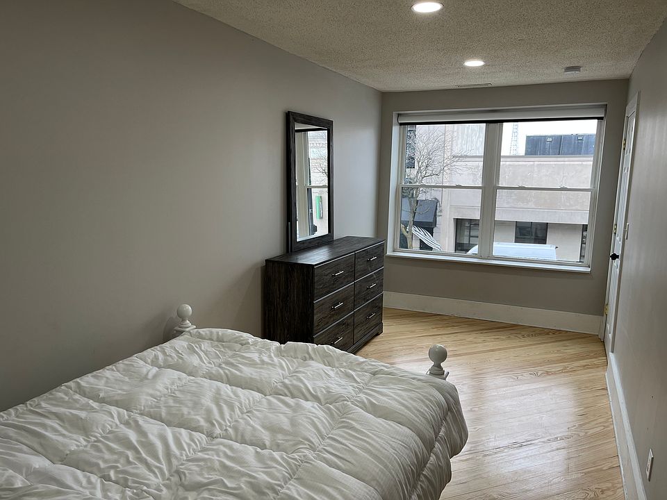 1st image of 109 S Fayette St #1