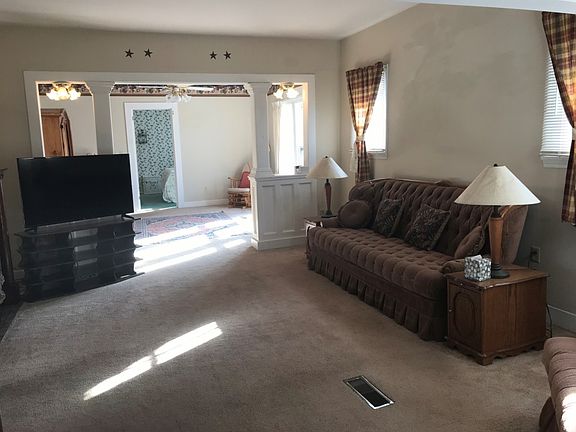 2nd image of 30 Poplar St