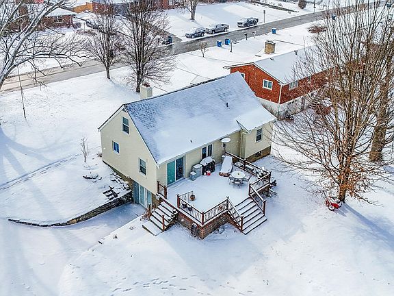 3rd image of 718 Winston Hill Dr