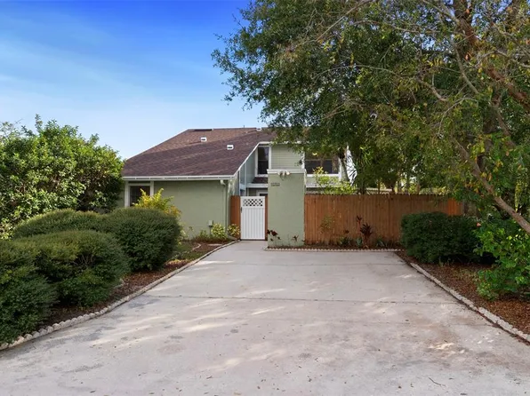 10703 Meadowglen Ln, Tampa, FL 33624