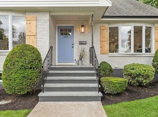 656 Trapelo Rd, Waltham, MA 02452