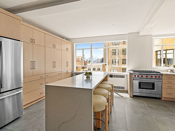 4th image of 140 Riverside Dr #17LN