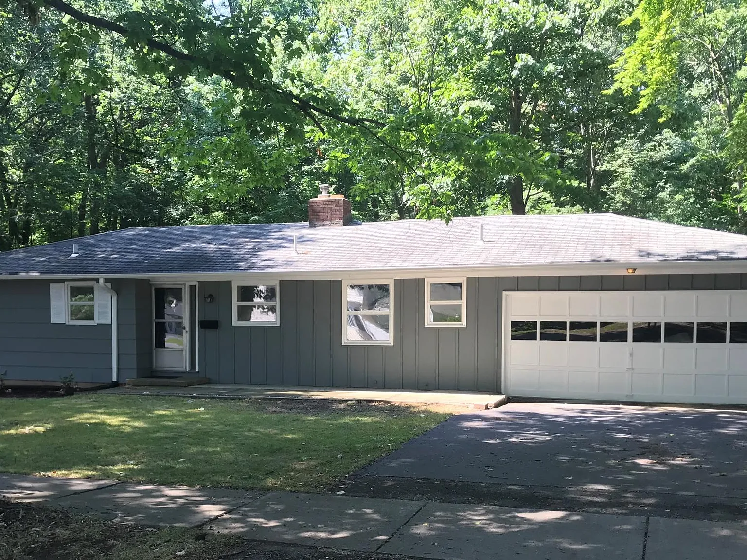 345 Russell Ave — Photo 1