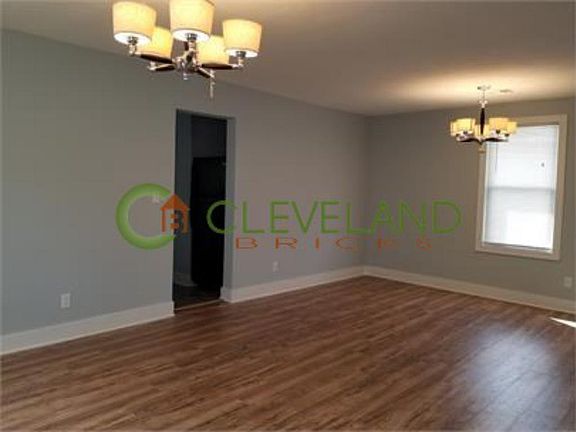 5th image of 4311 Apple Ave #2