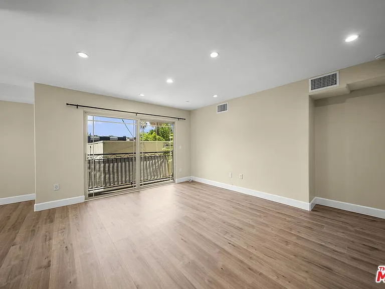 5315 Bellingham Ave #204 — Photo 6