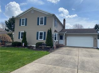 8005 Woodrush Dr NW, North Canton, OH