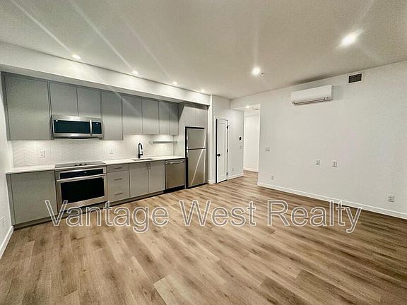 3rd image of 1274 Devonshire Ave #312