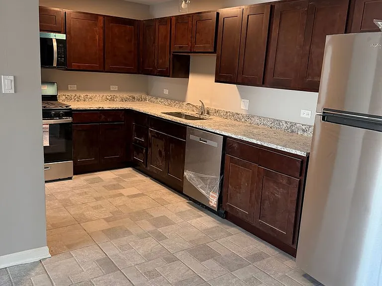 Crestline Villas Apartments — Photo 4