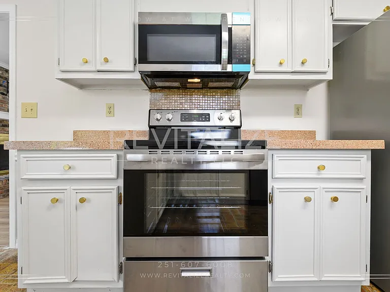 1211 Vendome Dr W — Photo 21