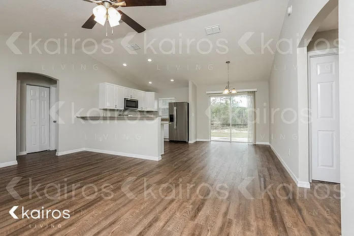 3 bed, 2.0 bath, 1265 sqft, $1,795 — Photo 3