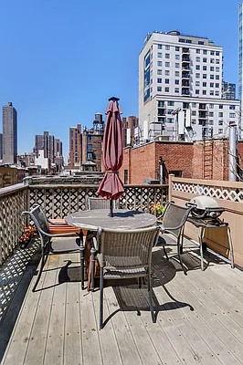 Sold by Compass | media 1