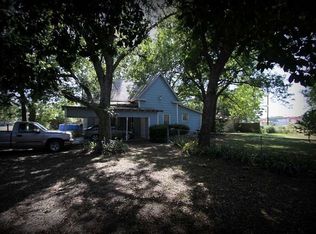 104 W 4th St, Blooming Grove, TX 76626