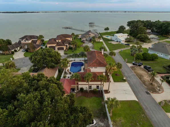 9526 Monaco Cir, Navarre, FL 32566
