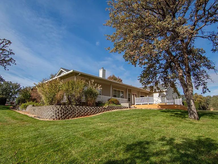 18830 Blythe Way — Photo 33