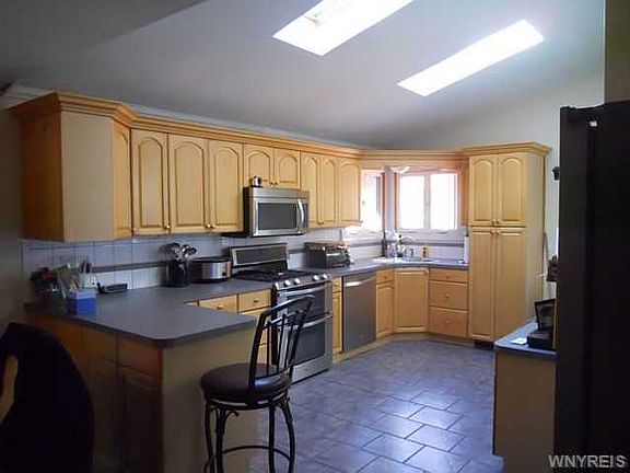 5th image of 1335 Sisson Dr