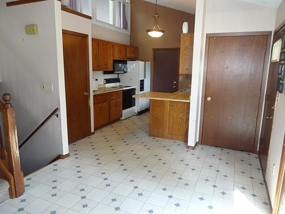 2nd image of 731 Saint Paul Dr