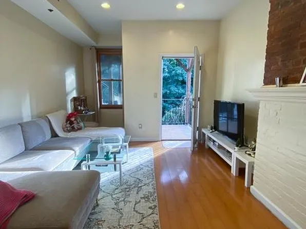 447 Pavonia Avenue image 7 of 16