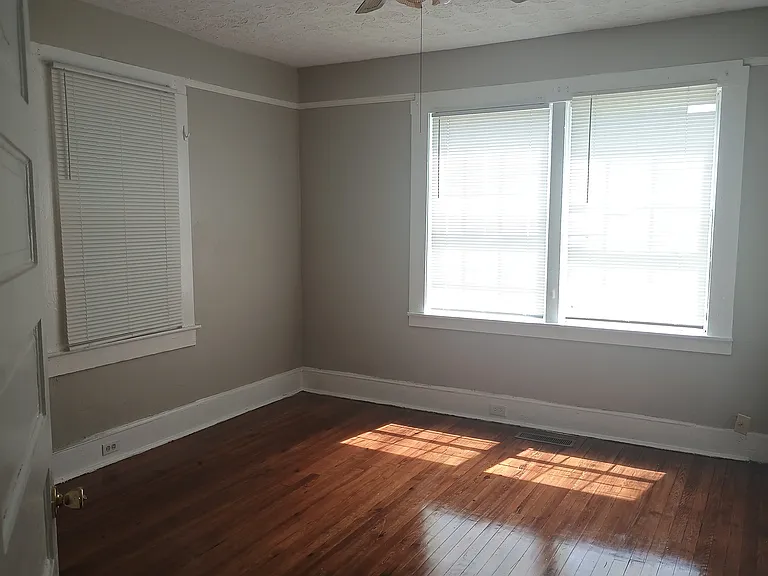 27 Ivy St — Photo 16