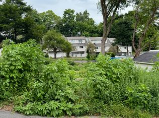 28 Wilkins Avenue, Bridgeport, CT 06606