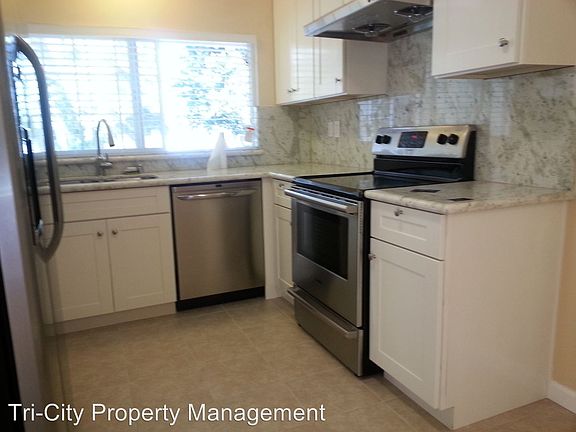 3rd image of 47650 Bannon Ct
