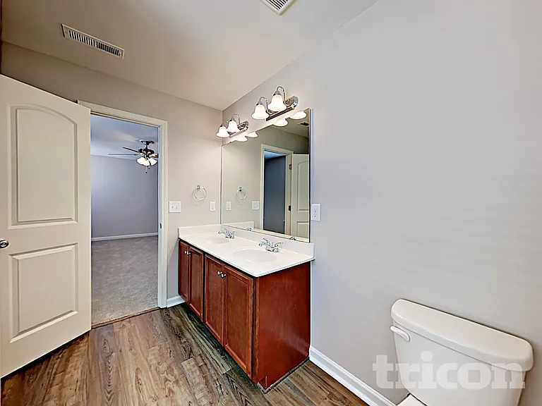 917 Leatherstone Ln — Photo 10