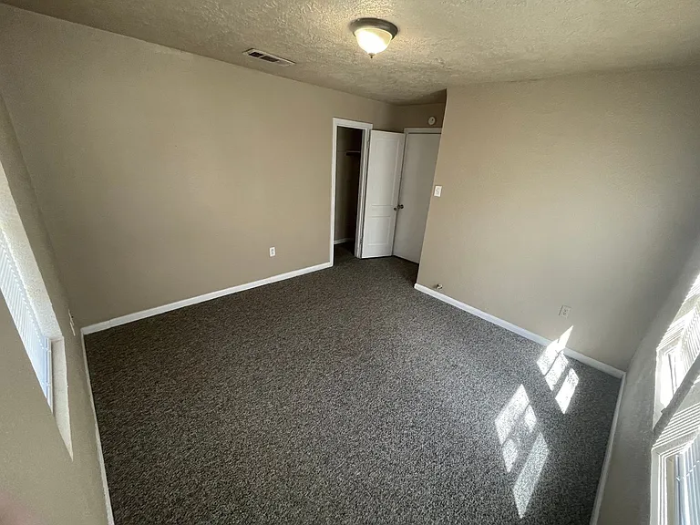 2640 Harrison St — Photo 8