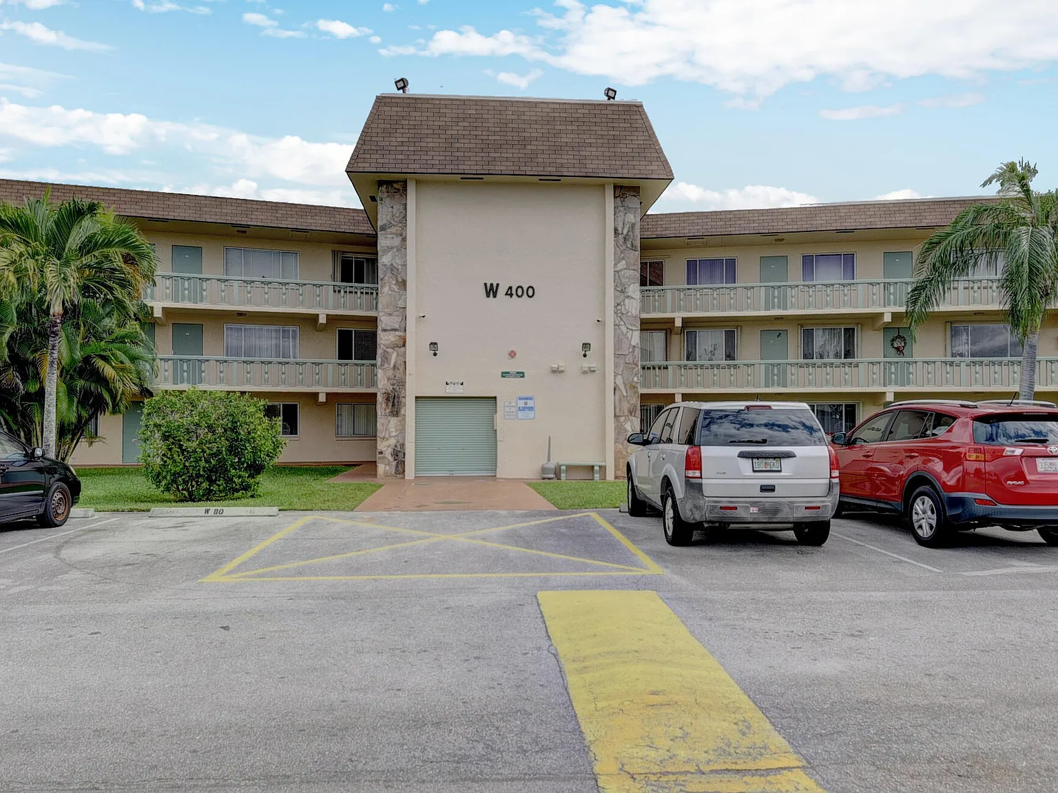 1 bed, 1.5 bath, 764 sqft, $1,350 — Photo 2