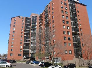 6500 Woodlake Dr APT 305, Richfield, MN 55423