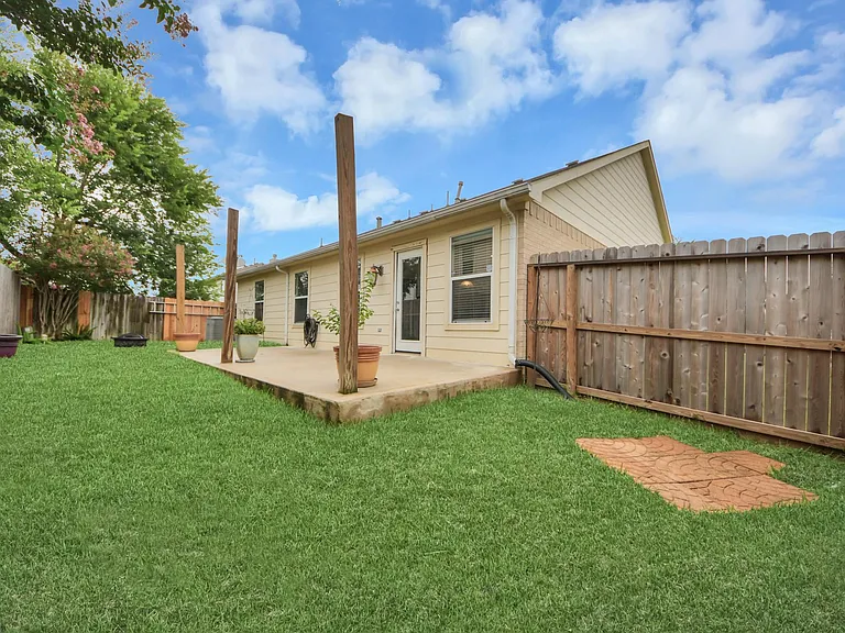 3815 Pebble Garden Ln — Photo 40