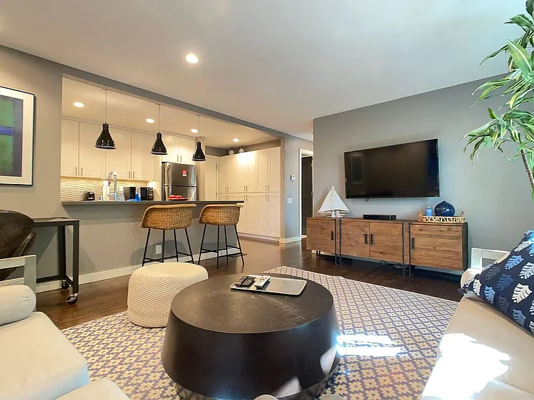200 Waverley St #2 — Photo 7