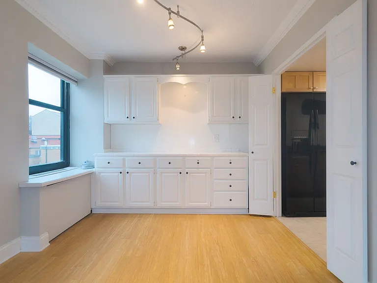 207 5th Ave SW #205 — Photo 16