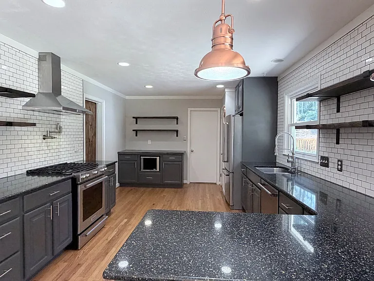 18 Carjen Ave — Photo 32
