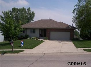 365 Hopper St, Elkhorn, NE 68022