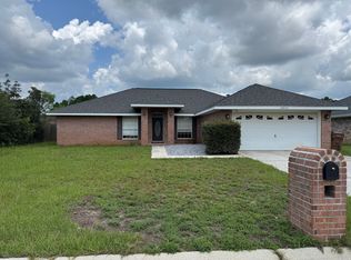 10033 Parker Lake Cir, Navarre, FL 32566