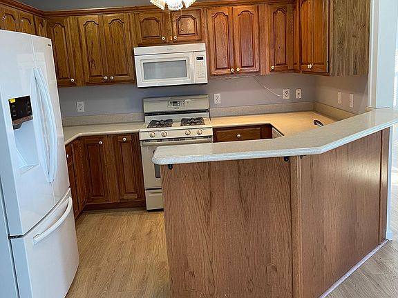 5th image of 306 Braxton Dr
