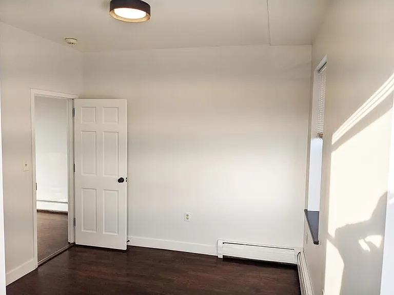 24-26 Academy St — Photo 5