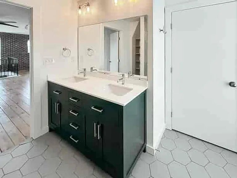 322 Peters St SW #2 — Photo 19