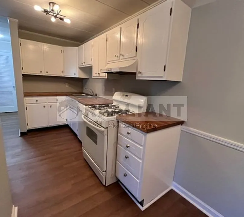 1606 Alexandria Dr #2