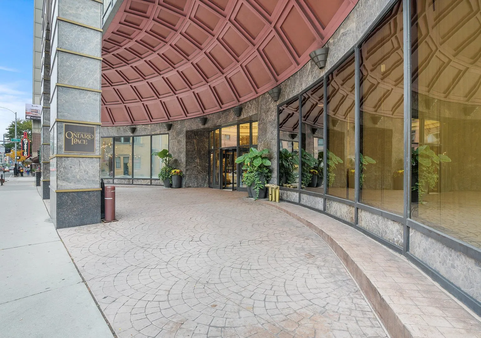 1 bed, 950 sqft, $2,550 — Photo 2