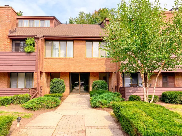 25 Stanley St, West Hartford, CT