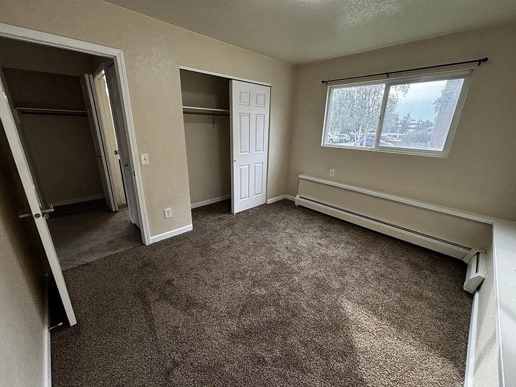 303 E 16th Ave — Photo 4