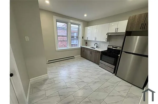 Building Photo - 380 N 11th St #8