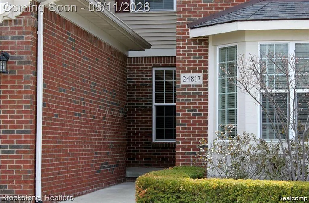 Building Photo - 24817 Valleywood Dr