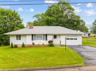 48 Linsley St, Branford, CT 06405