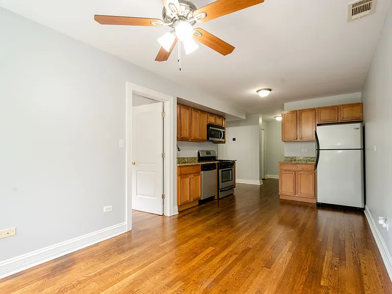 7616 N Marshfield Ave — Photo 4