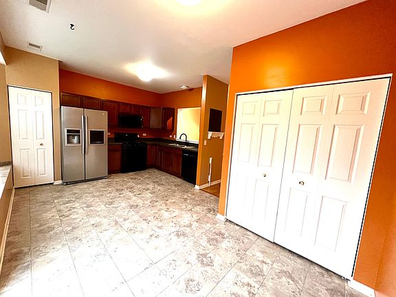 3rd image of 105 Chadwick Dr