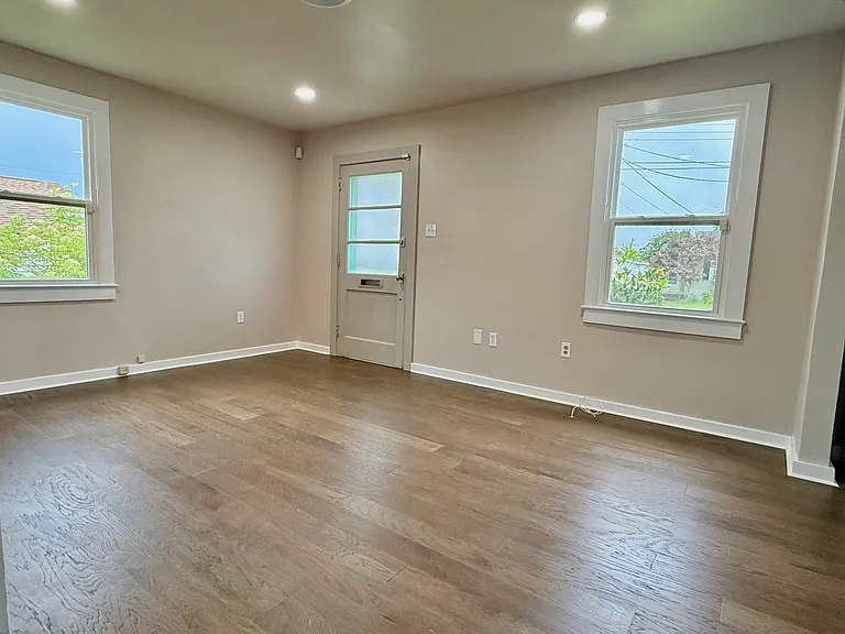 820 Thirba St — Photo 3