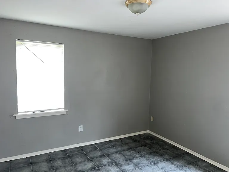 2251 Stovall Ave — Photo 4